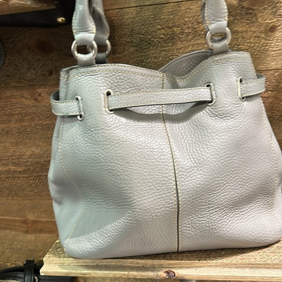 COLE HAAN LEATHER BUCKLE SHOULDER BAG IN GRAY pebbled leather - Picture 5 of 11